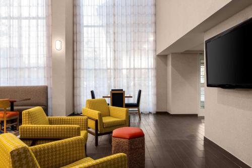 Hampton Inn & Suites State College At Williamsburg Square,Patton Township>>Centre County,3 star