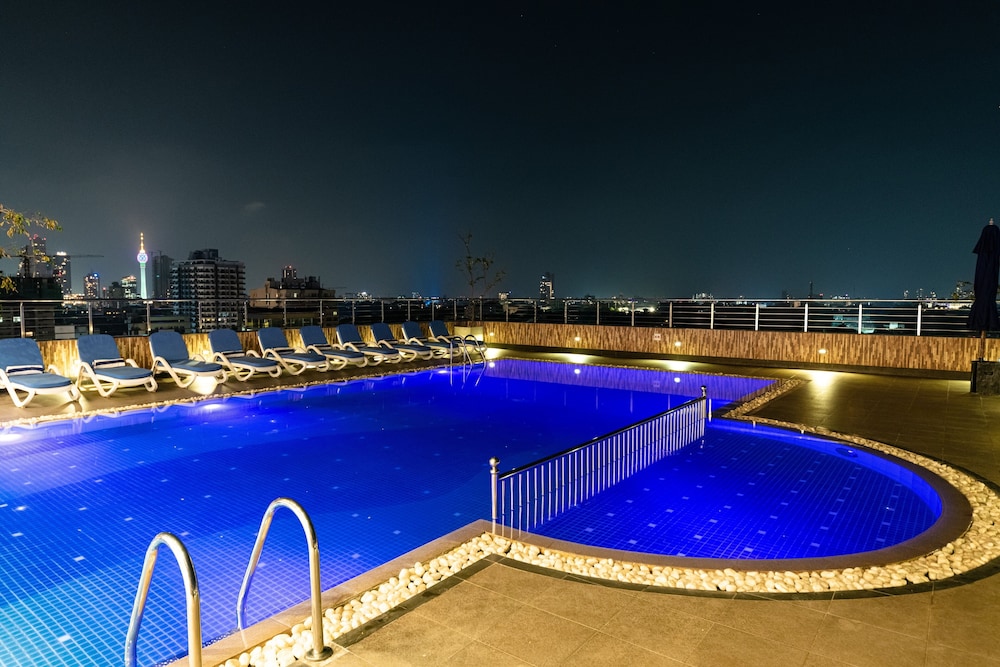 pearl grand by rathna