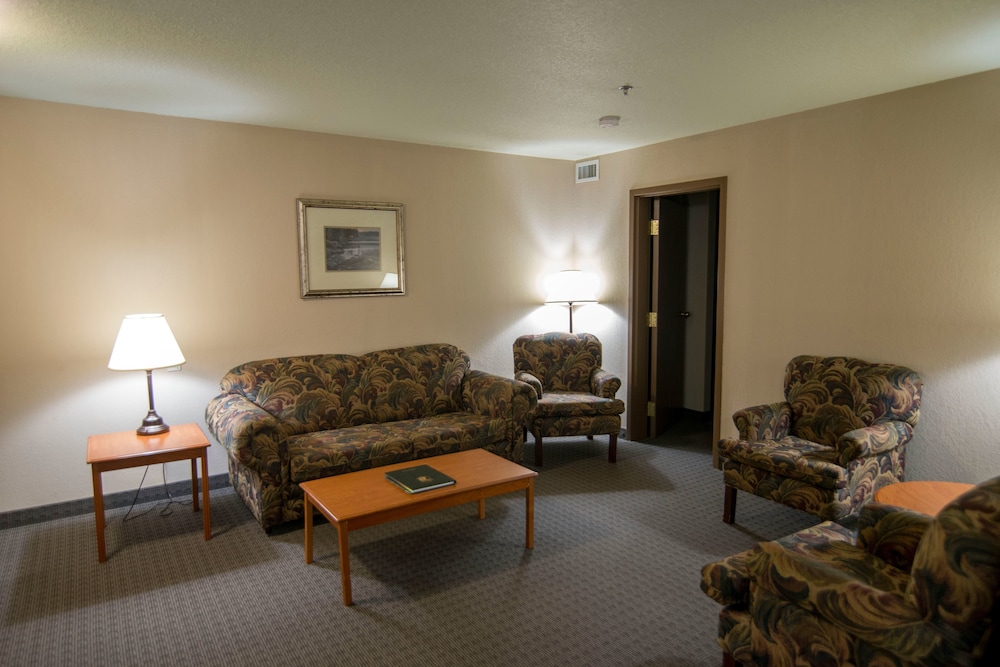 super 8 by wyndham dauphin
