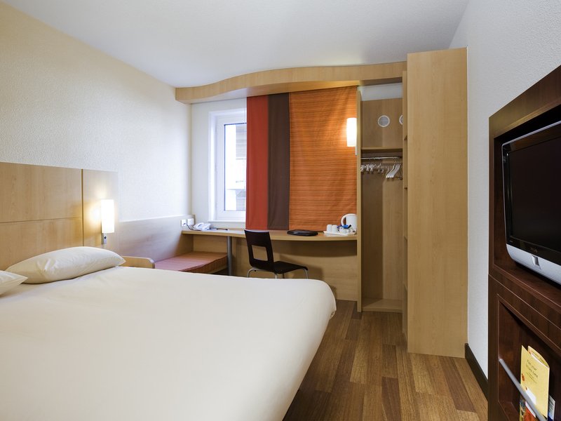 ibis stevenage centre