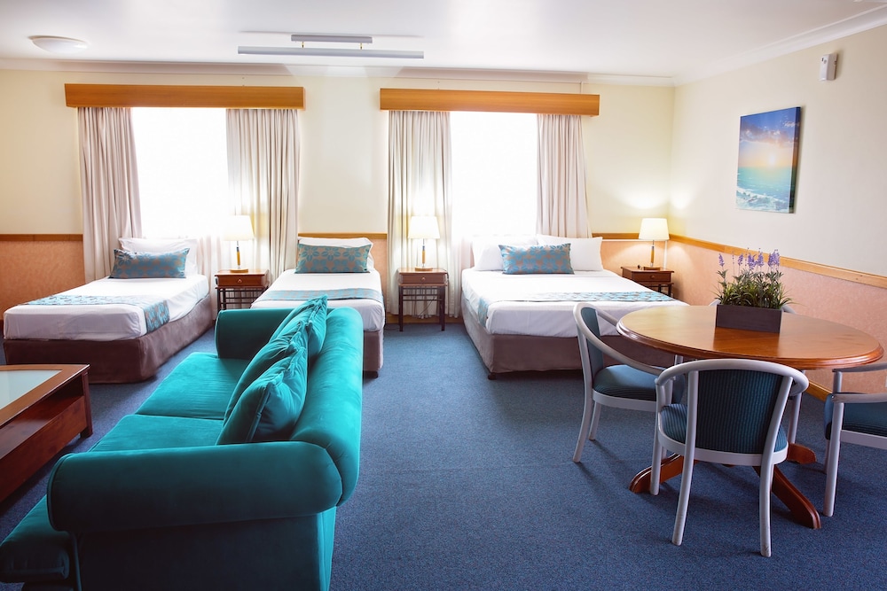 white lace motor inn