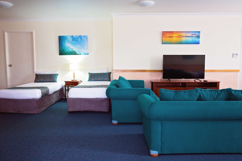 white lace motor inn