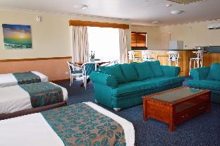 white lace motor inn