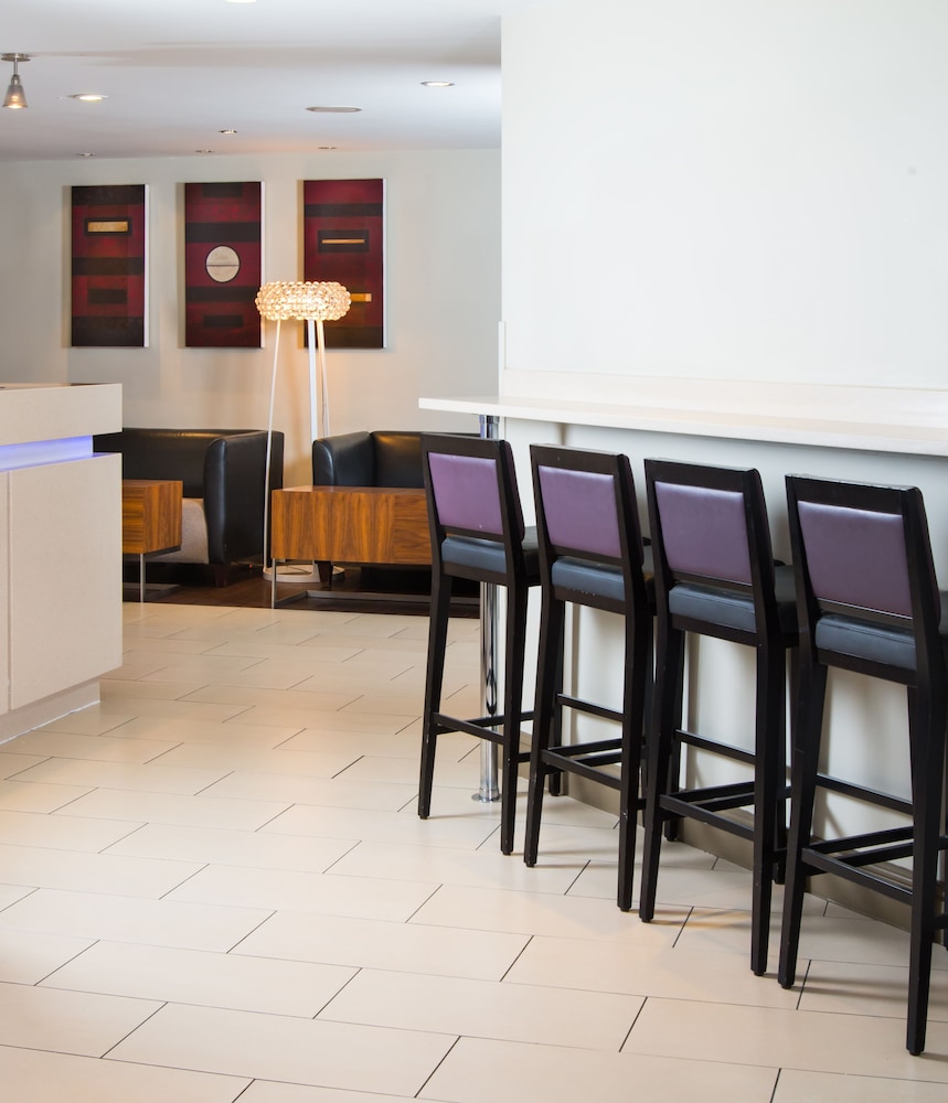 holiday inn express stirling by ihg