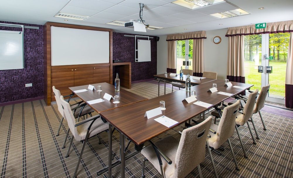 holiday inn express stirling by ihg