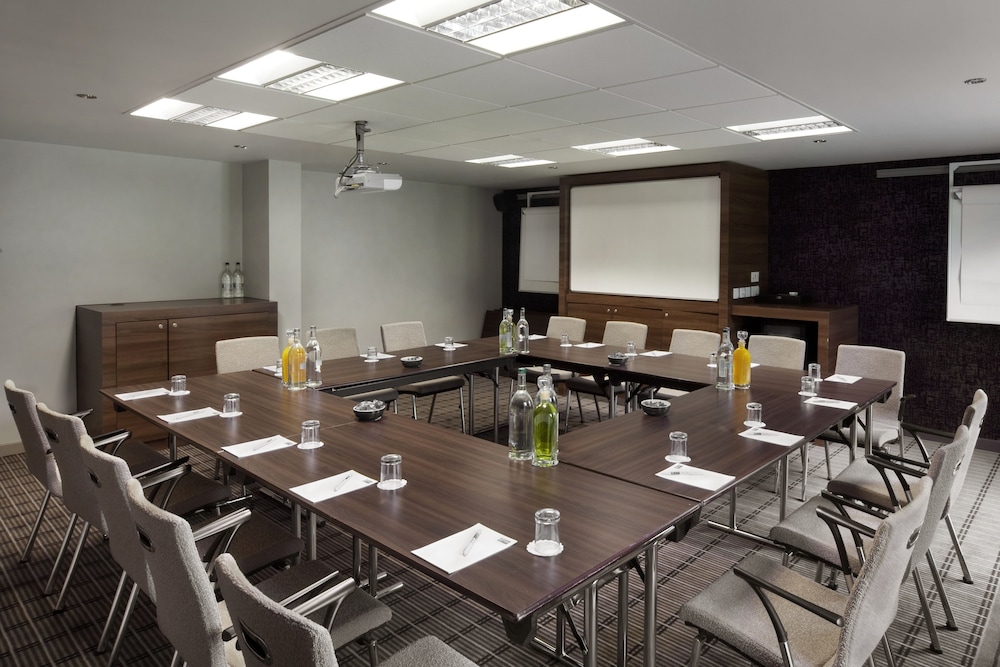 holiday inn express stirling by ihg