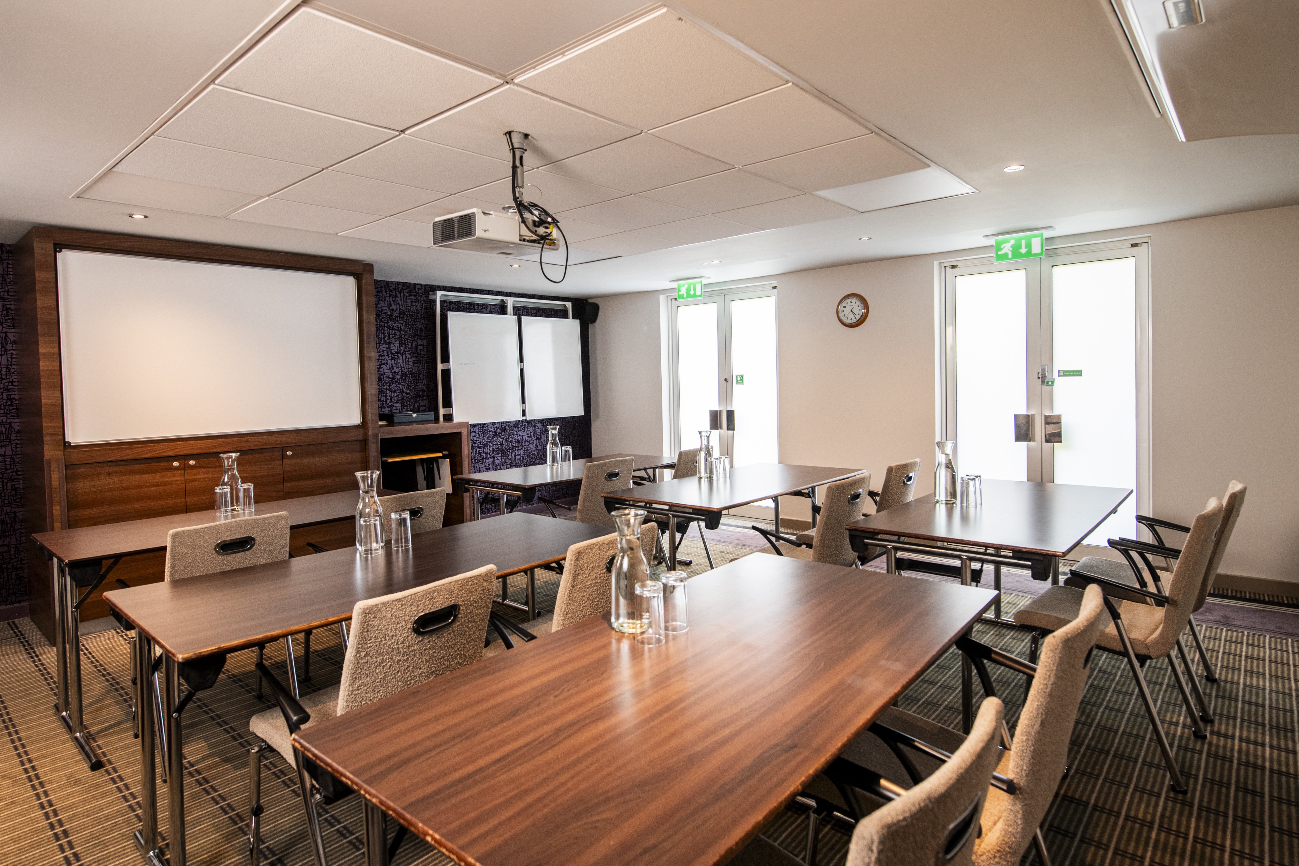 holiday inn express stirling by ihg