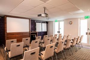 holiday inn express stirling by ihg