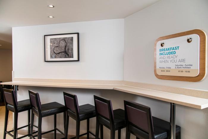 holiday inn express stirling by ihg