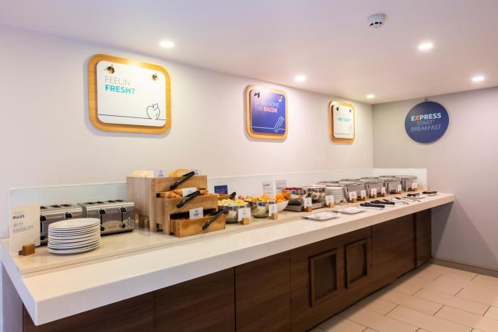holiday inn express stirling by ihg