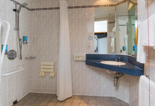 holiday inn express stirling by ihg