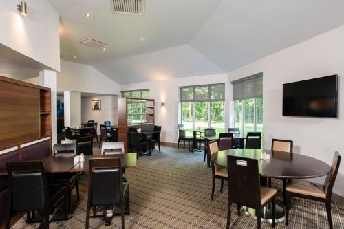 holiday inn express stirling by ihg