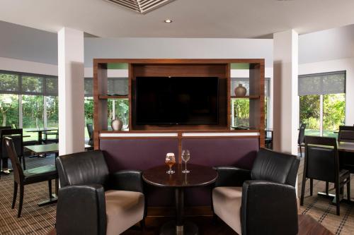 holiday inn express stirling by ihg