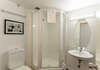 lovely urban studio plus loft off queen street