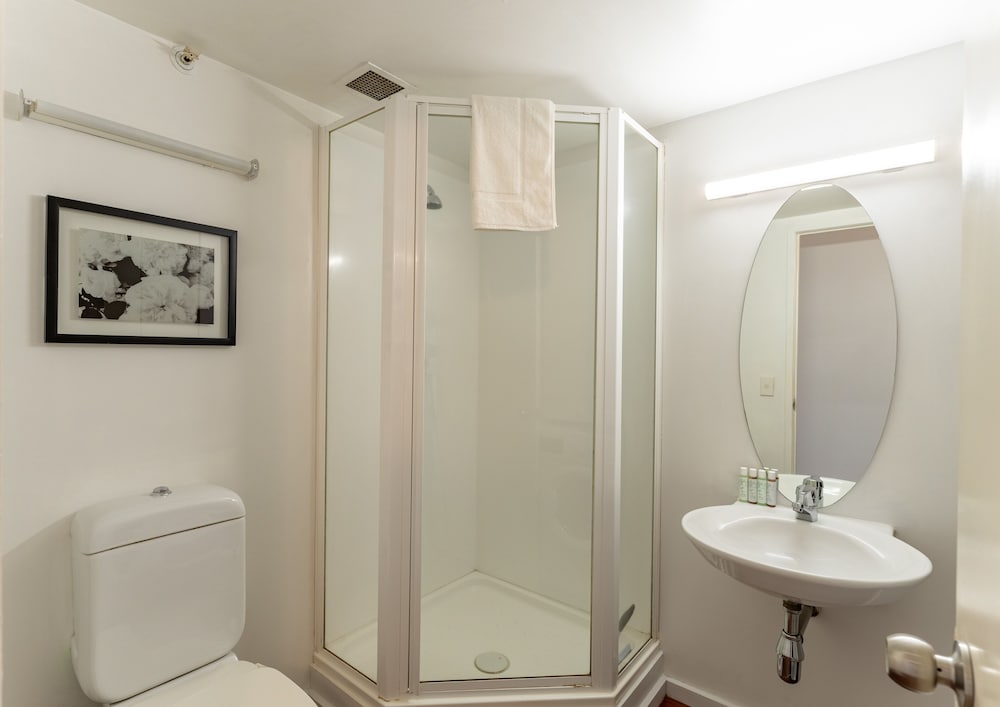 lovely urban studio plus loft off queen street