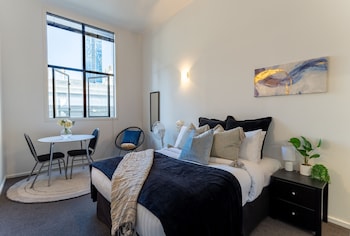 lovely urban studio plus loft off queen street