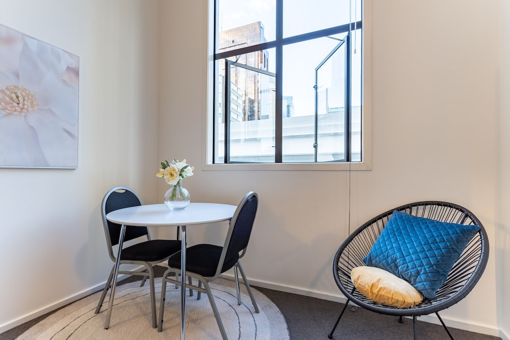 lovely urban studio plus loft off queen street