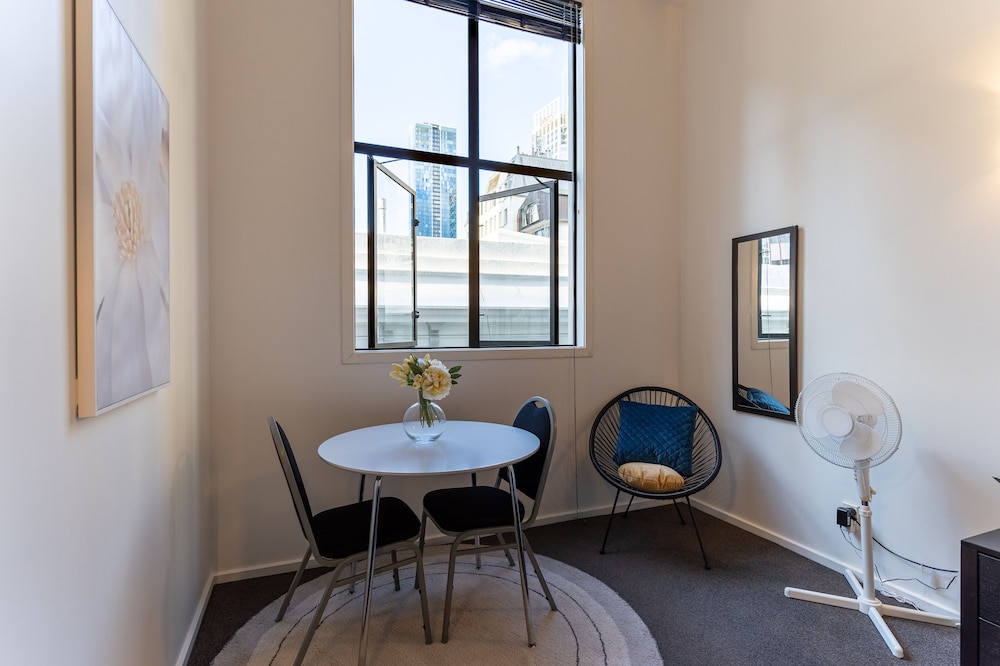 lovely urban studio plus loft off queen street