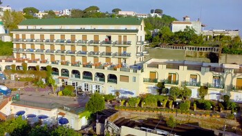 suisse thermal village