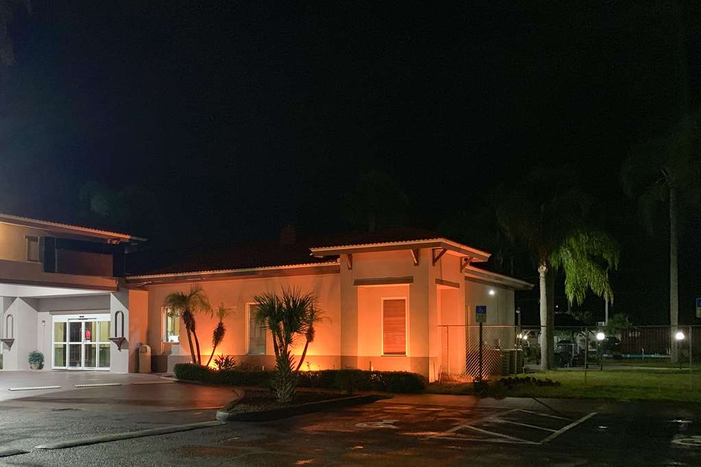 rodeway inn sun city center