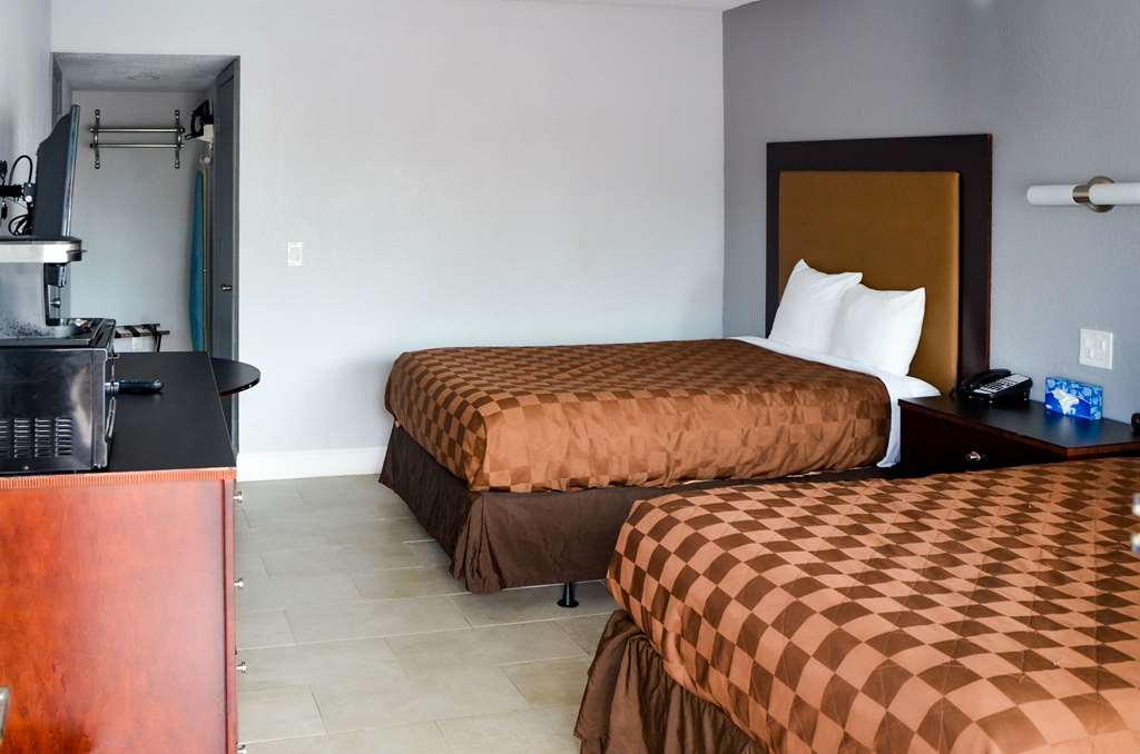 rodeway inn sun city center