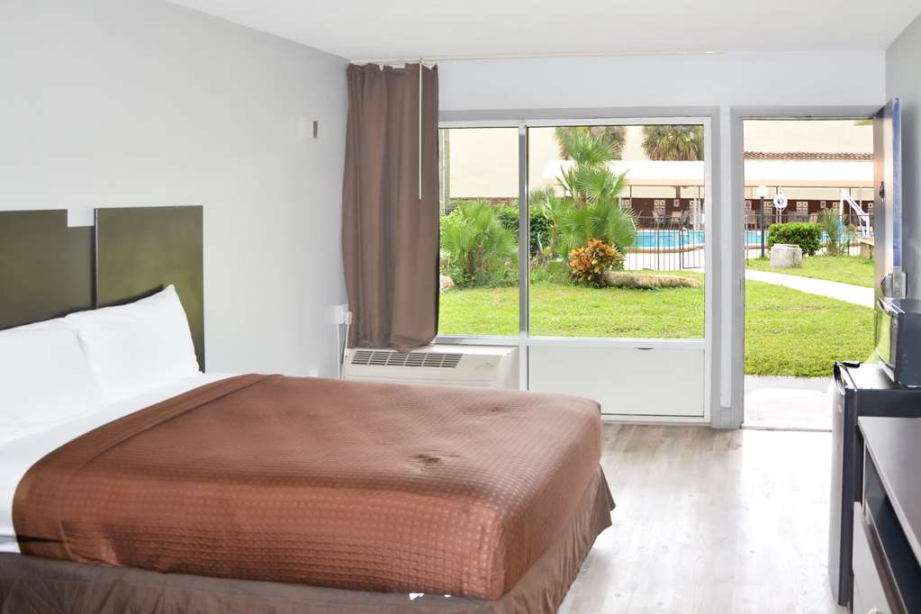 rodeway inn sun city center