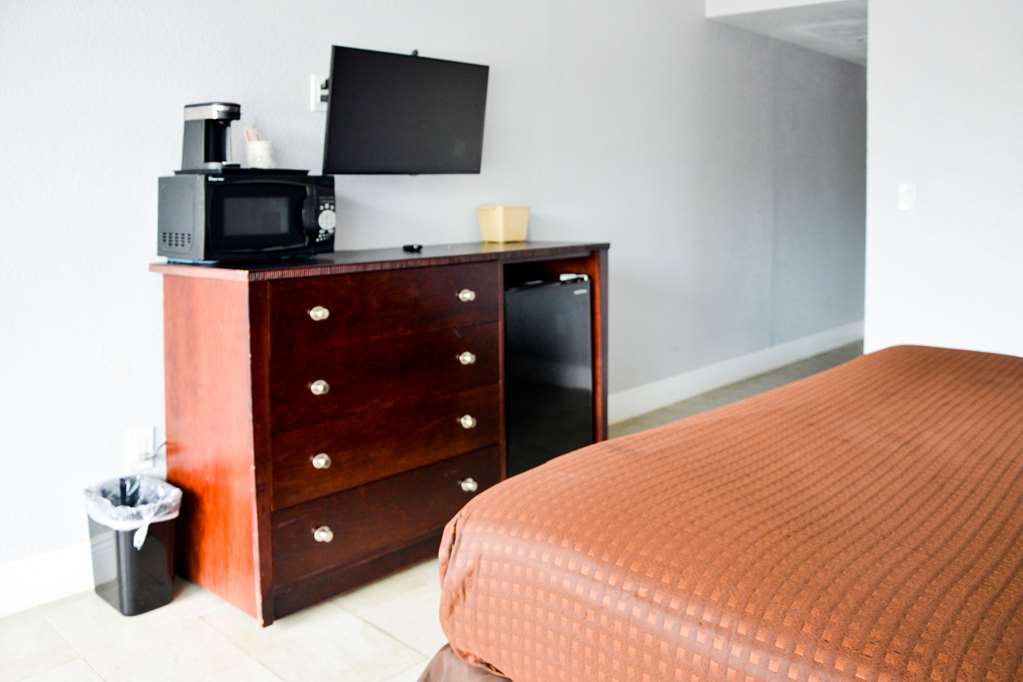 rodeway inn sun city center