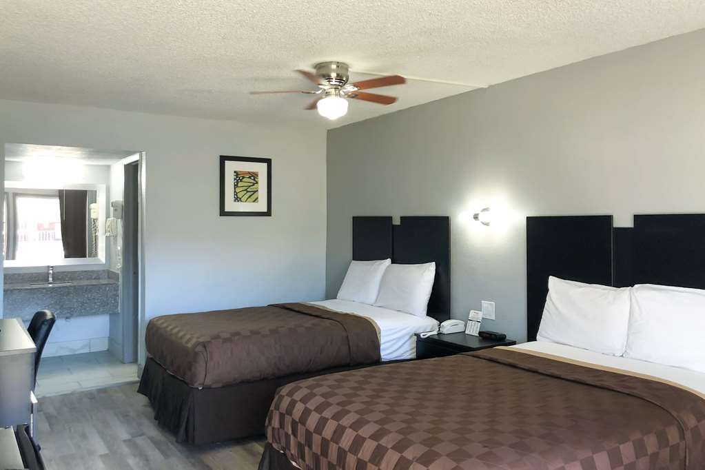 rodeway inn sun city center