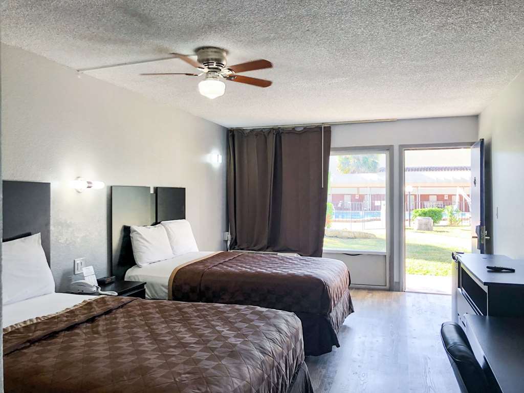 rodeway inn sun city center