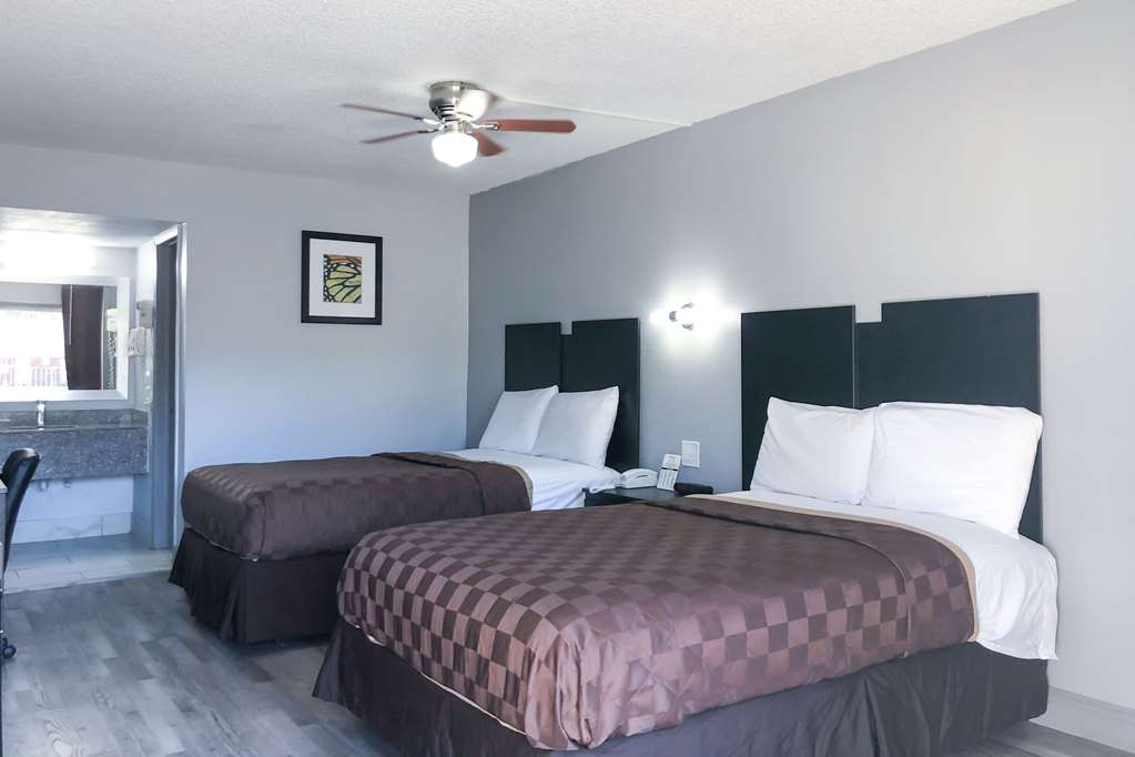 rodeway inn sun city center