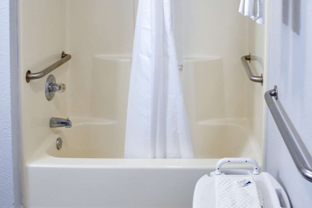 rodeway inn sun city center