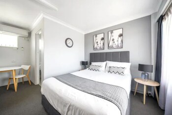 kiama motel 617