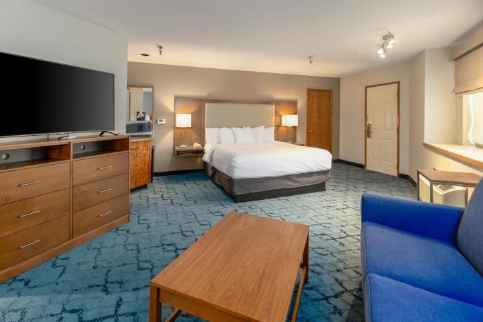 red lion hotel templins on the river