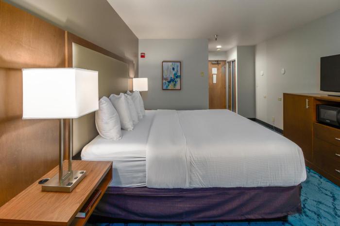 red lion hotel templins on the river