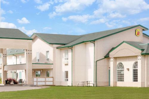 super 8 by wyndham morden