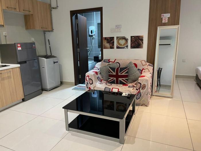jb city desplanade shopping mall apartment