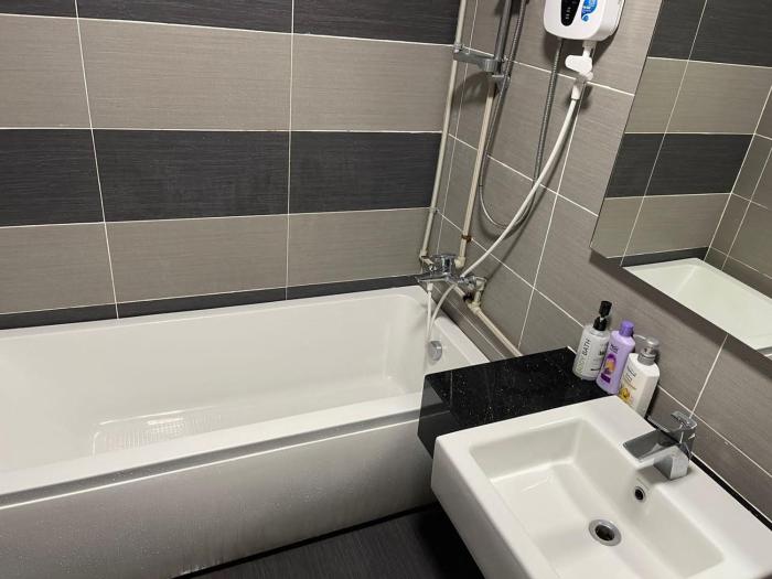 jb city desplanade shopping mall apartment