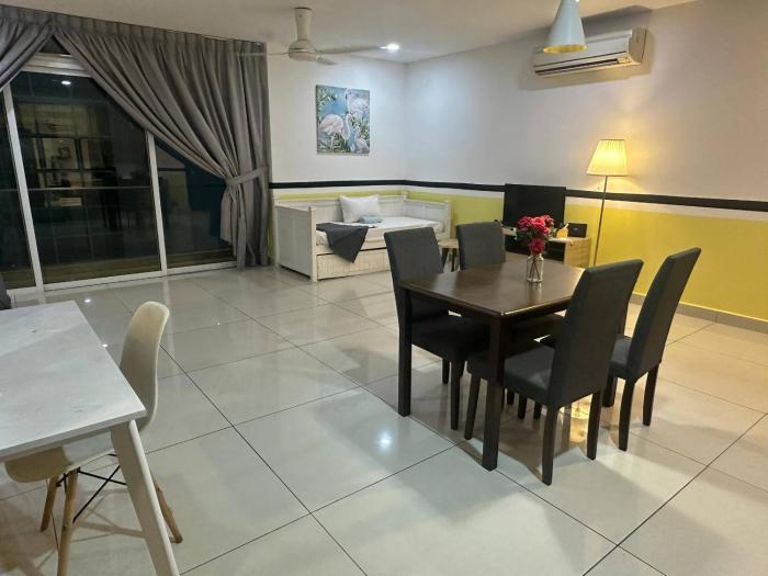 jb city desplanade shopping mall apartment