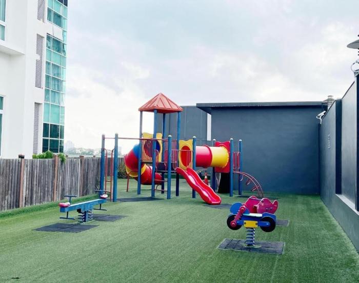 jb city desplanade shopping mall apartment