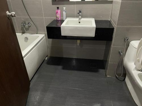 jb city desplanade shopping mall apartment