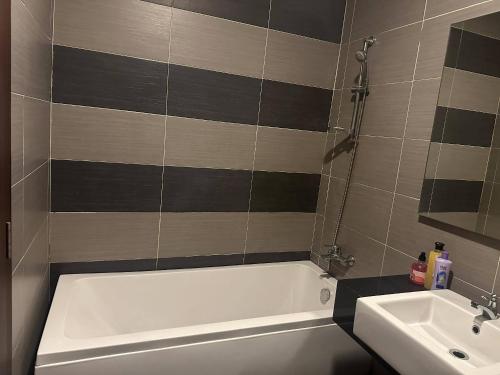 jb city desplanade shopping mall apartment