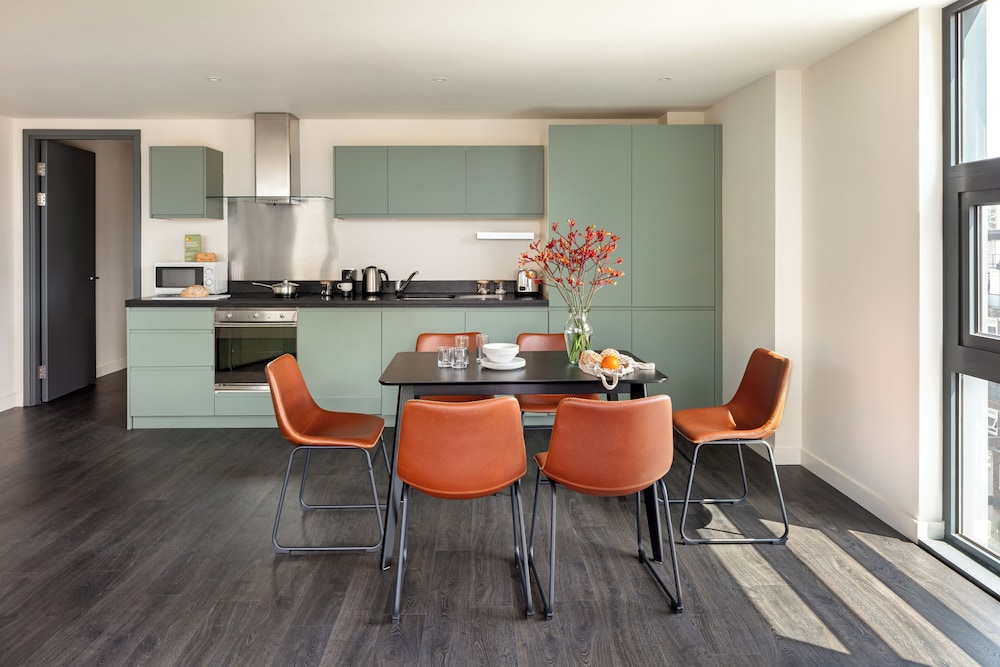 marlin apartments canary wharf