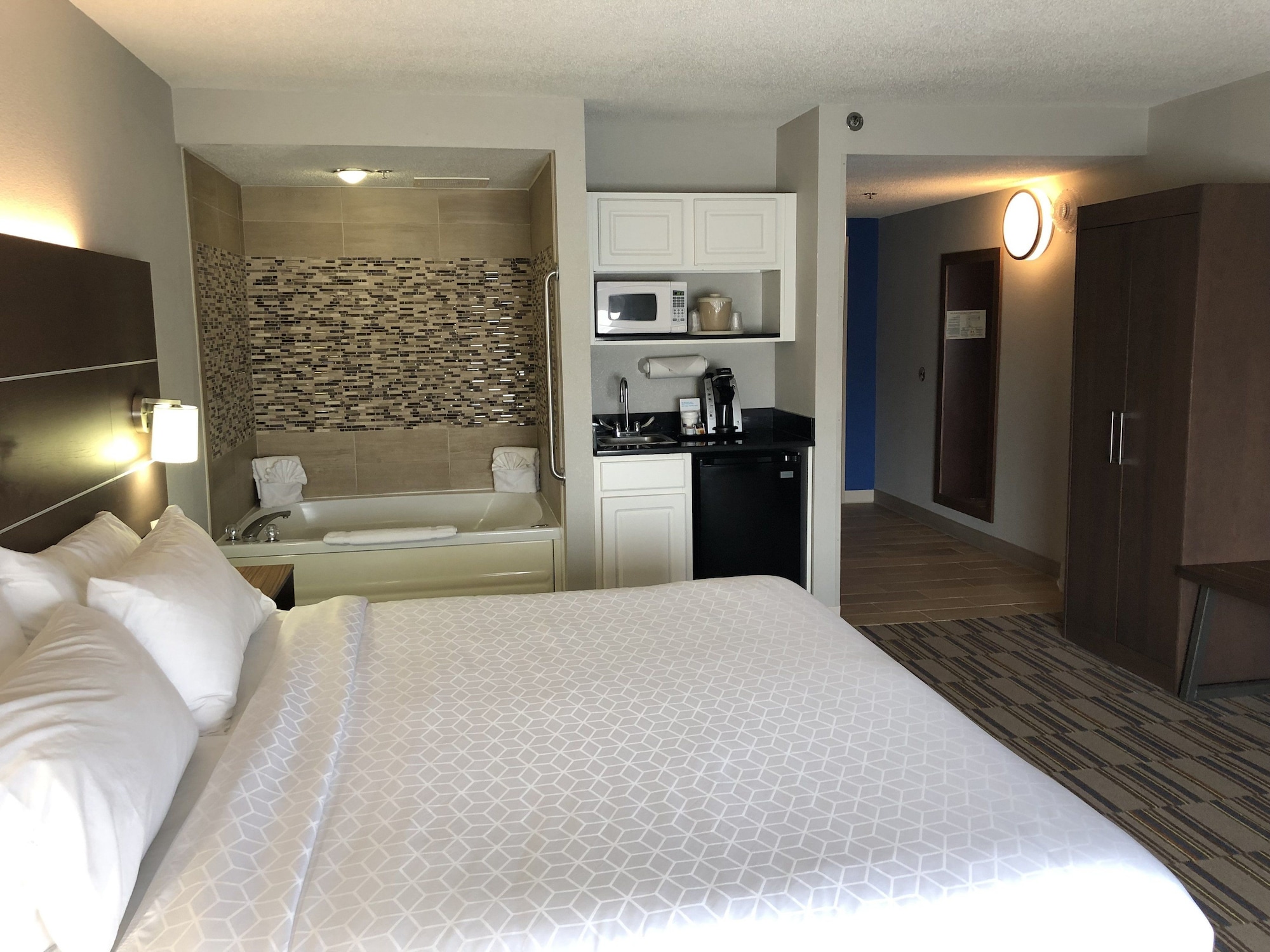 holiday inn express hotel and suites quakertown