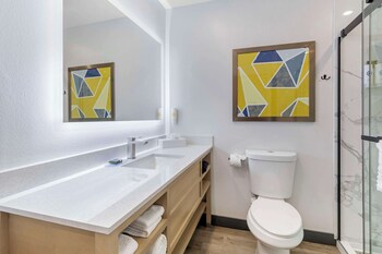 comfort inn and suites irvine spectrum