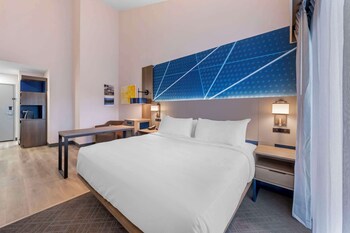 comfort inn and suites irvine spectrum