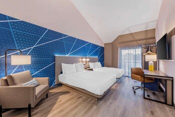 comfort inn and suites irvine spectrum