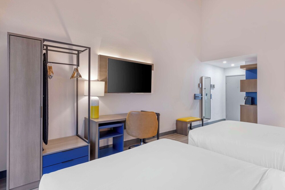 comfort inn and suites irvine spectrum