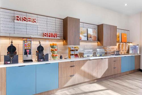 comfort inn and suites irvine spectrum