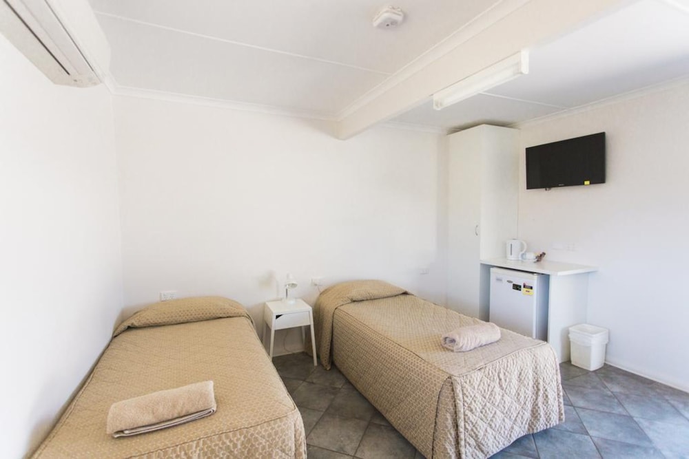 potshot hotel resort