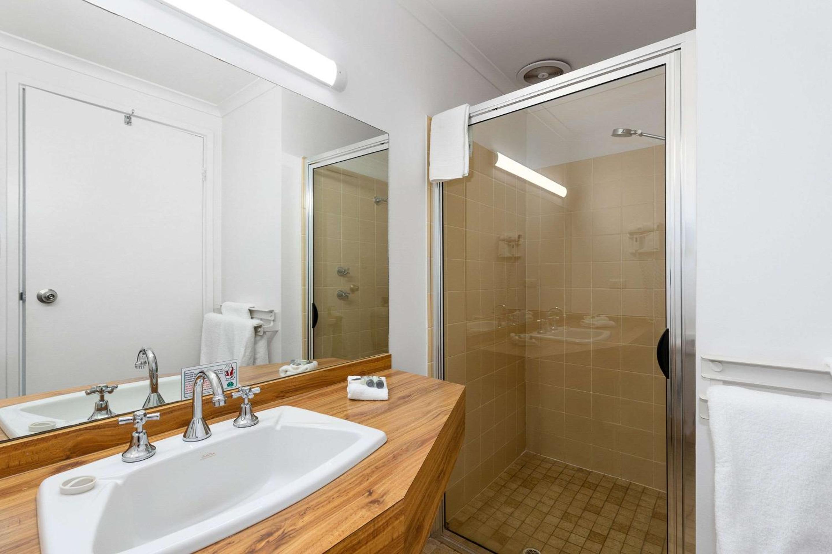 comfort inn and suites riverland